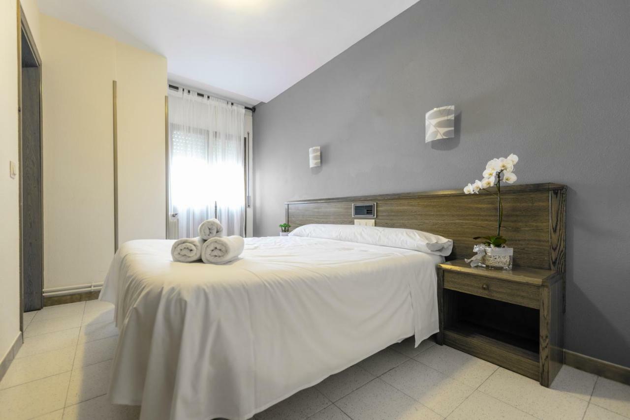 Ciudad De Jaca Hotel Ngoại thất bức ảnh